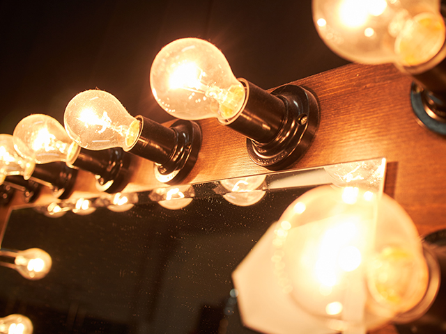 lighting in theatre dressing room